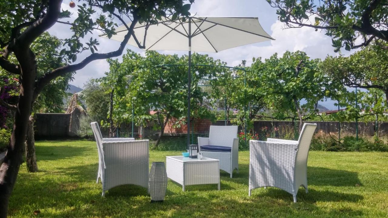 Giardino Sul Mare Bed & Breakfast Patti Eksteriør bilde